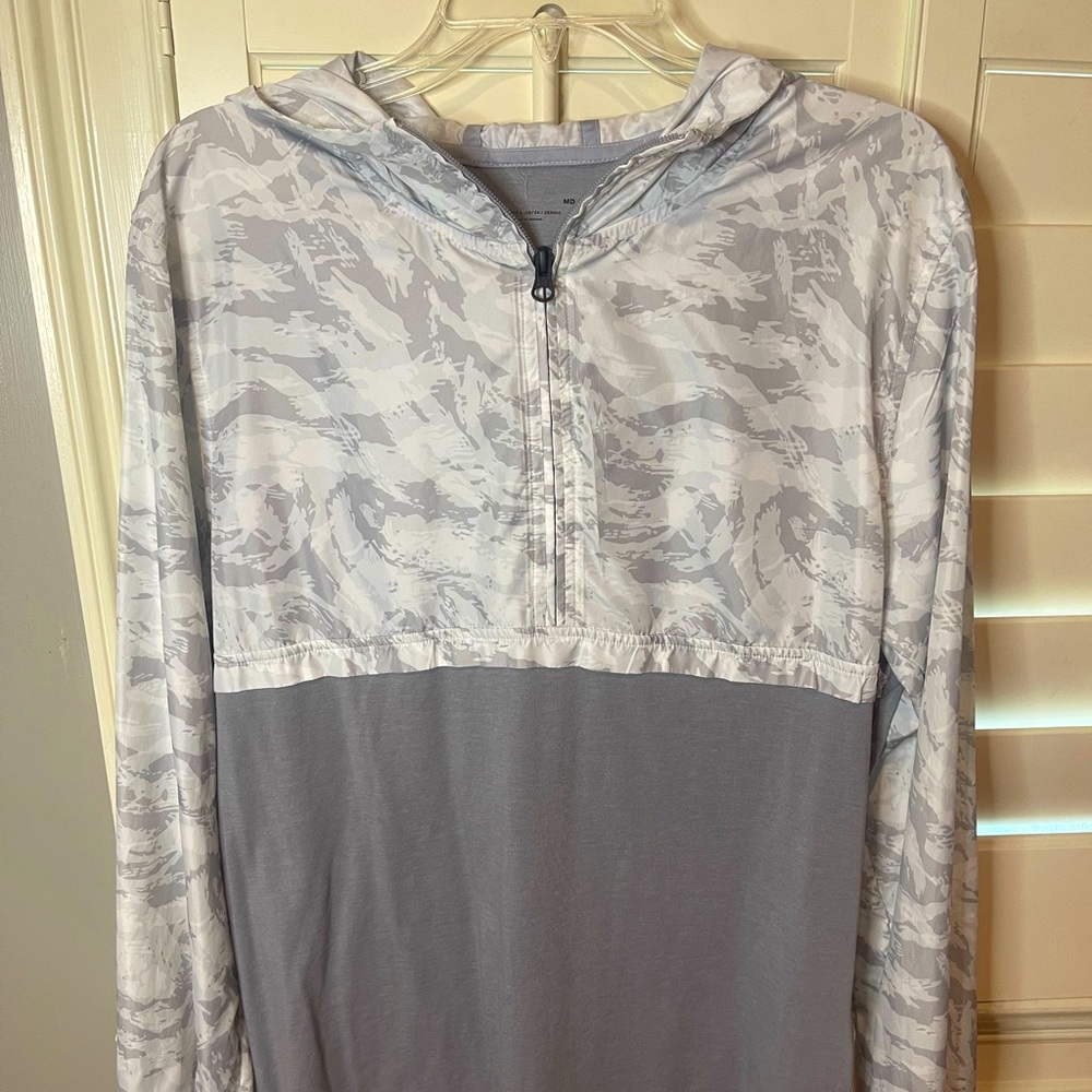 Under Armour Pullover- Size M